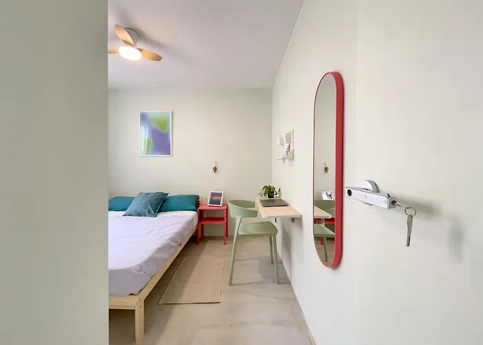 Apartment Great For Long *